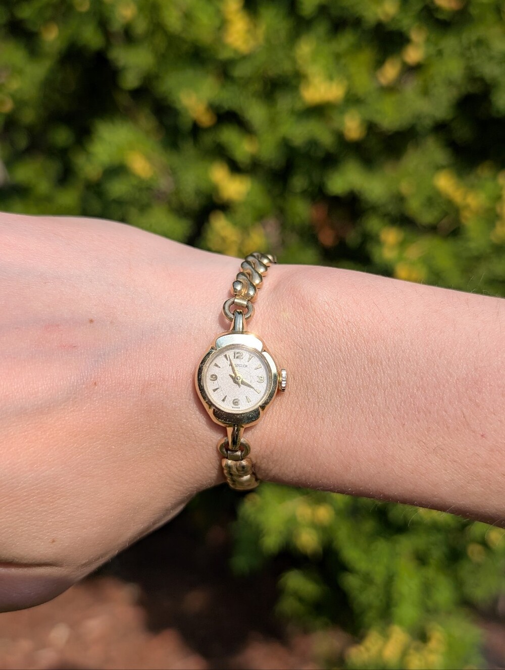 Westclox Swiss Ladies Cocktail Vintage Watch (See Measurements)